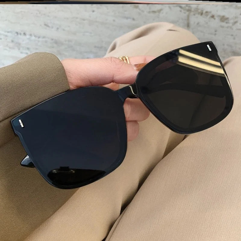 Women Square Classic Sunglasses